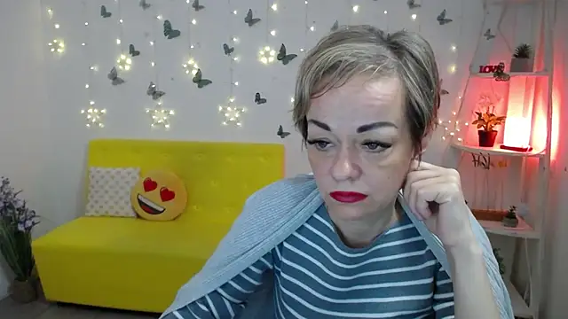 NikaMayu webcam