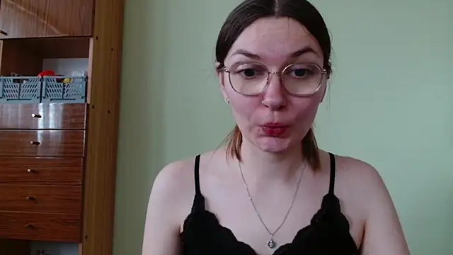 LooveELLYx webcam