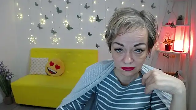 NikaMayu webcam