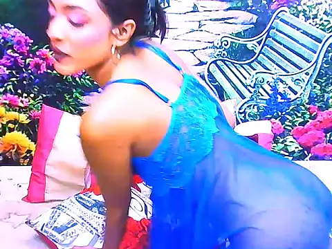 IndianPretty14u2Luv webcam
