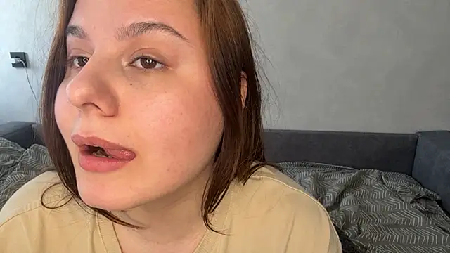 Ellaizatelly webcam