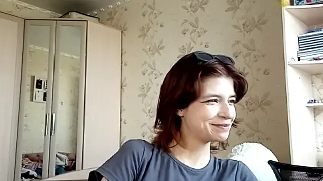 LowkeyIndigo webcam