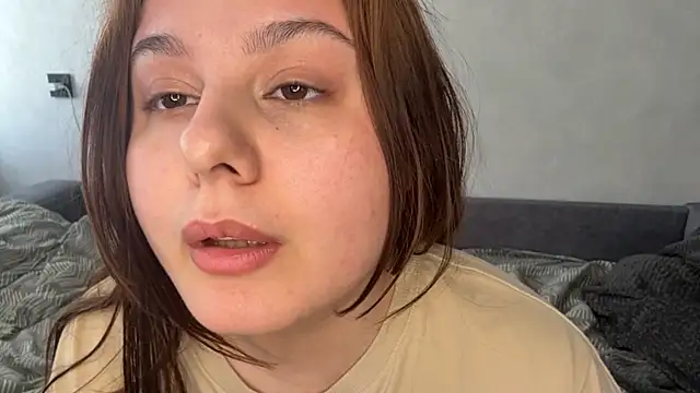 Ellaizatelly webcam