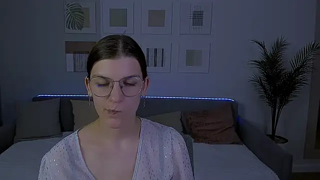 AnnaThorne webcam
