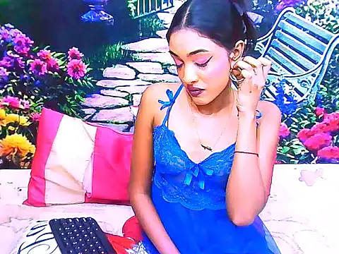 IndianPretty14u2Luv webcam