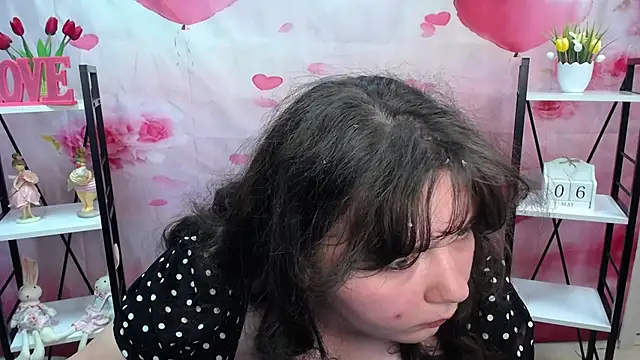 NeonilaLisova webcam