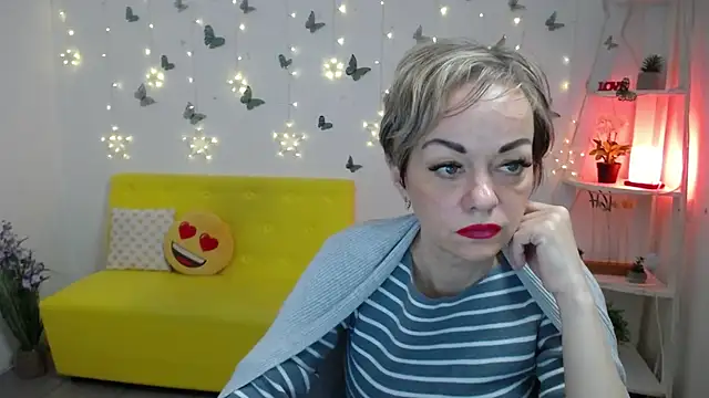 NikaMayu webcam