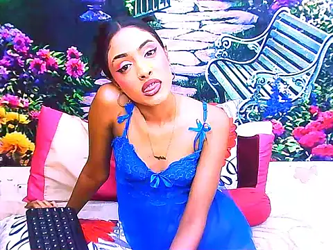 IndianPretty14u2Luv webcam