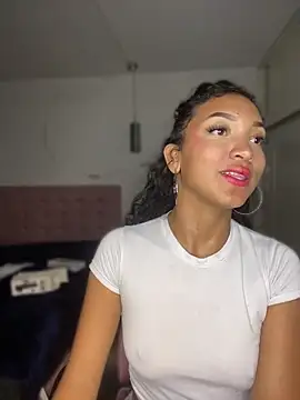 Webcam Model (NaughtyLatinaxxx)  is live.Free join now!