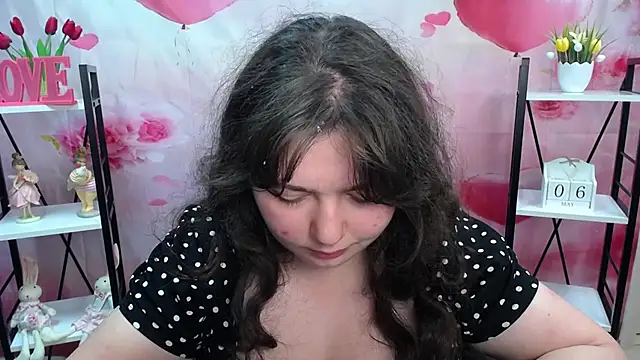 NeonilaLisova webcam