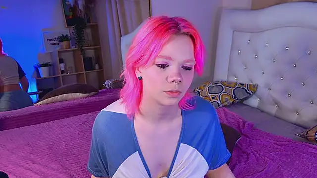 Waifu_Ketrin webcam