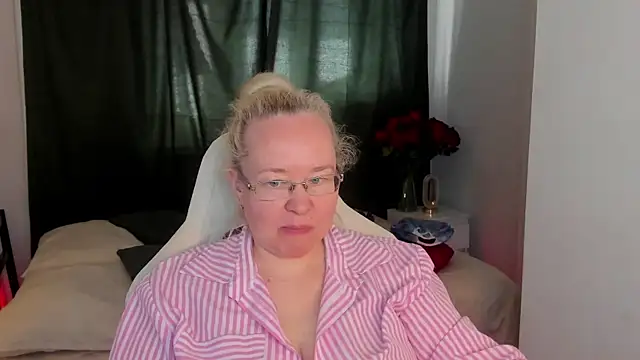 ViolaSmithh webcam