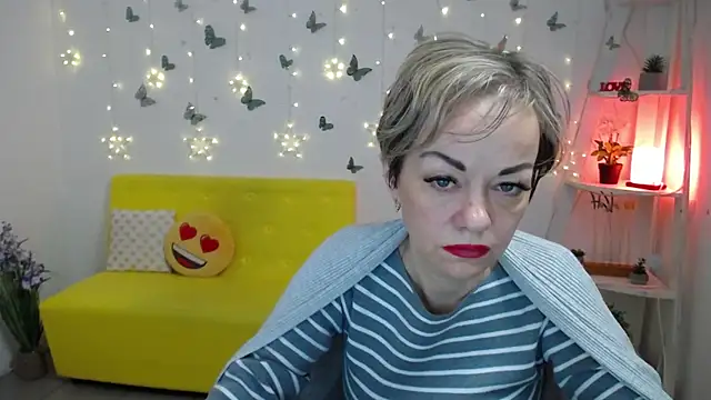 NikaMayu webcam