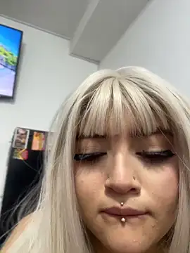 lya_nekko_ webcam
