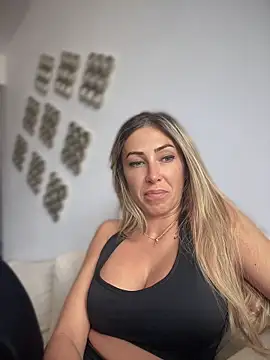 RaquelleDevon webcam