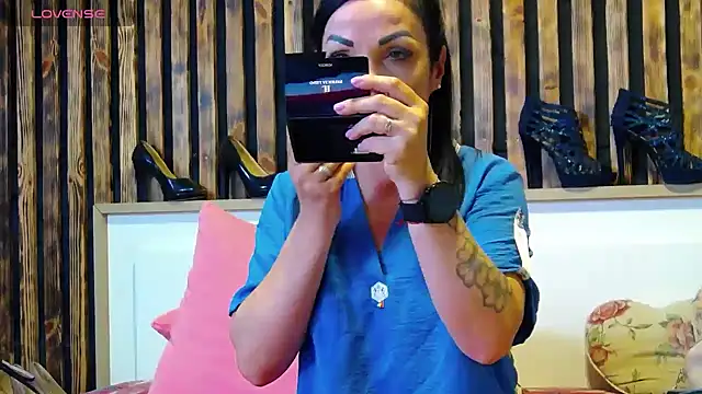 Tory_Lovi webcam