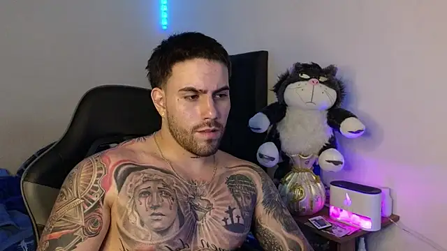 Ades_Lowe webcam
