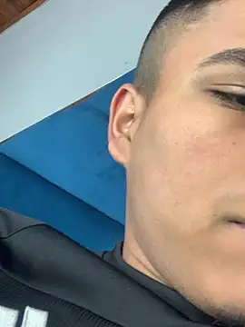 Emiliano_Reyes webcam