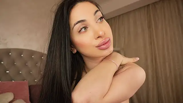 Celine_Noir webcam