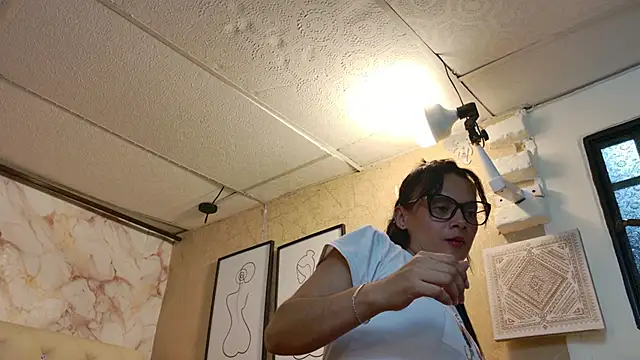 QueenSallyDesire webcam