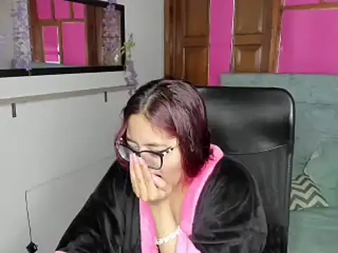 Sara_Red_X webcam