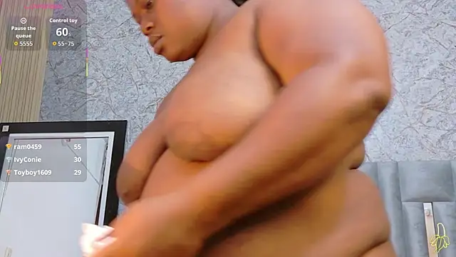 bigcurvymoomy webcam