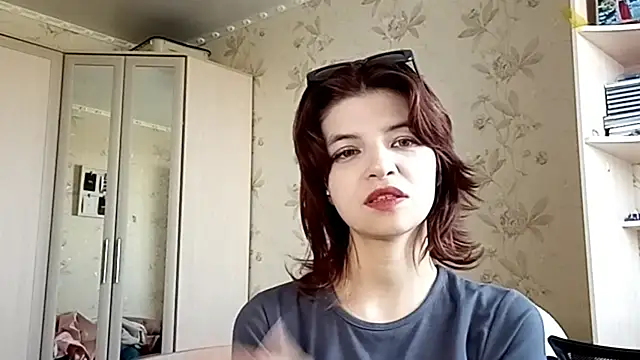 LowkeyIndigo webcam