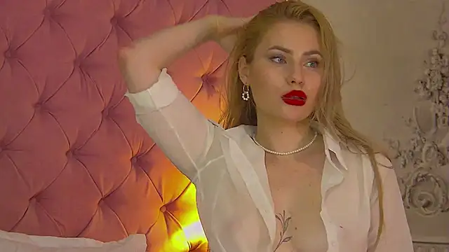 MisshaNight webcam