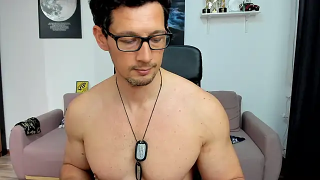 BrutusK08 live sex cam