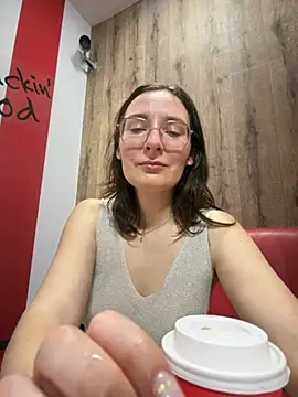  The_Snowwhitee chat room