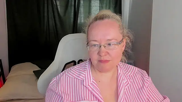 ViolaSmithh webcam