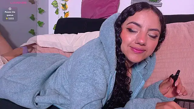 emiily_curly webcam