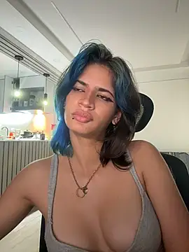 Webcam Model (sukulaurens) is live