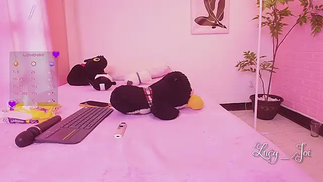 Lucyanajoi webcam