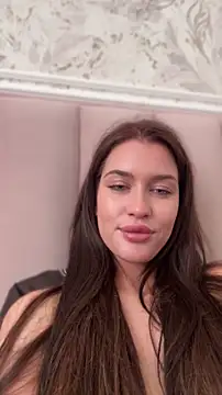 KikiWatson webcam