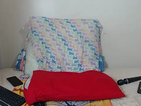 BadGirlMona webcam