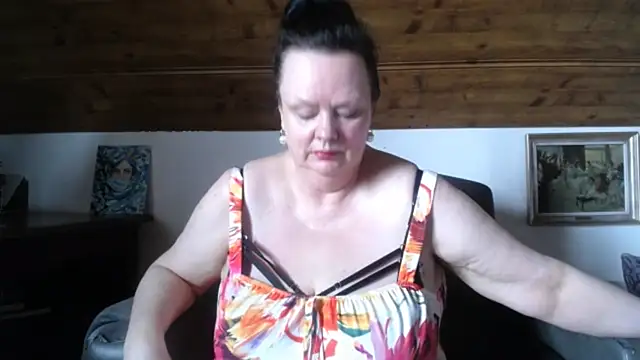 TiffanyMature webcam
