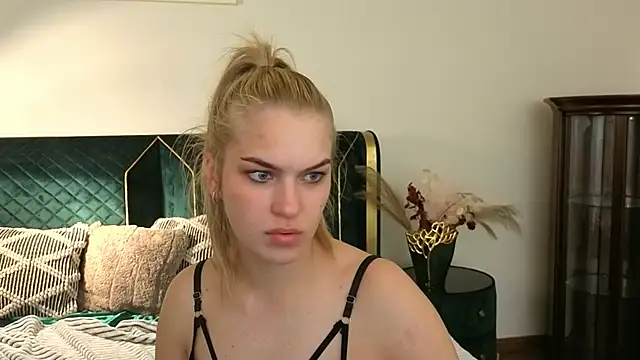 AlinaLiii webcam