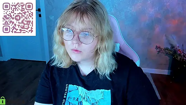 luna_c0ra webcam