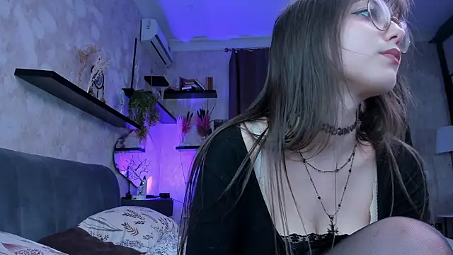LaelIvie webcam
