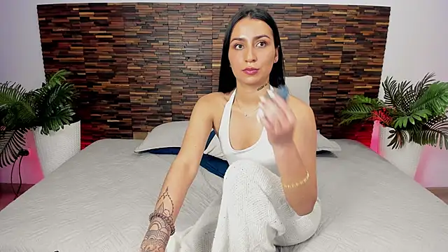 valkiriia__ webcam