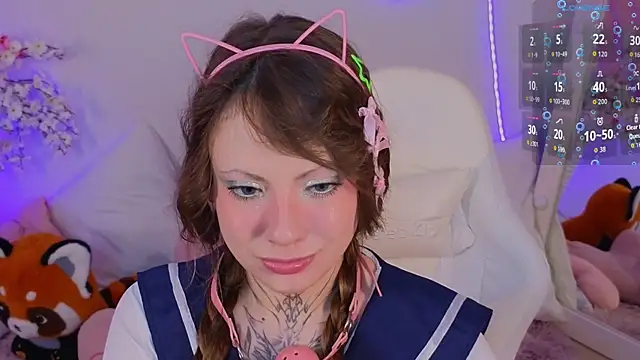 EricaMoonn webcam