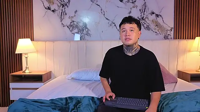 Spicy_Loverss_ webcam