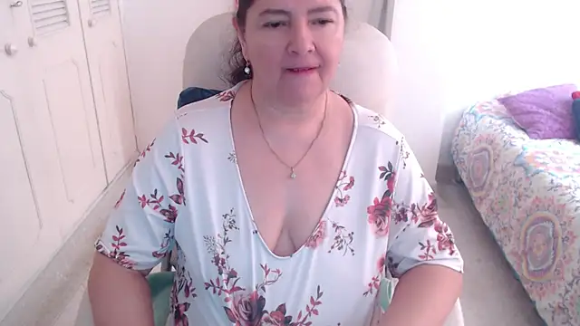 leonela_69 webcam