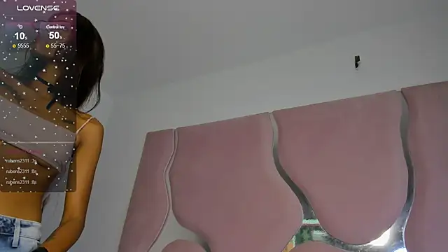 Zyrelia_Vael webcam