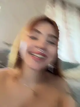LunaMillie webcam