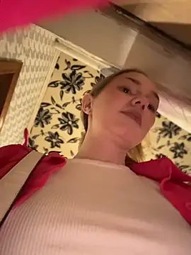 MilaMoone webcam
