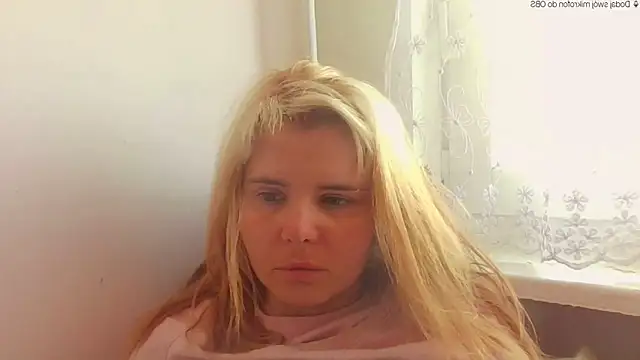 HornyElena webcam