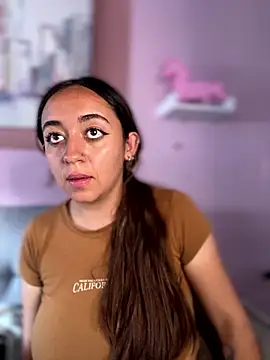 Im_Luuu webcam