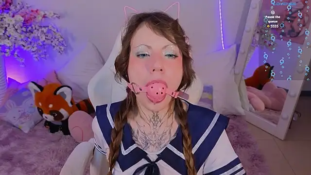 EricaMoonn webcam